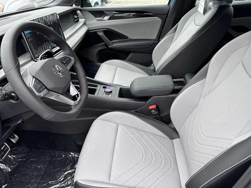 2025 Volkswagen Tiguan 2.0T SE R-Line Black