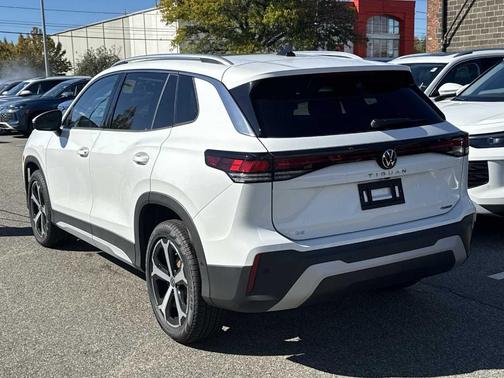 2025 Volkswagen Tiguan 2.0T SE