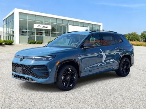 Monterey Blue Pearl 2026 Volkswagen Tiguan 2.0T SE R-Line Black