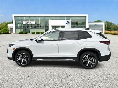 Pure White 2026 Volkswagen Tiguan 2.0T SE