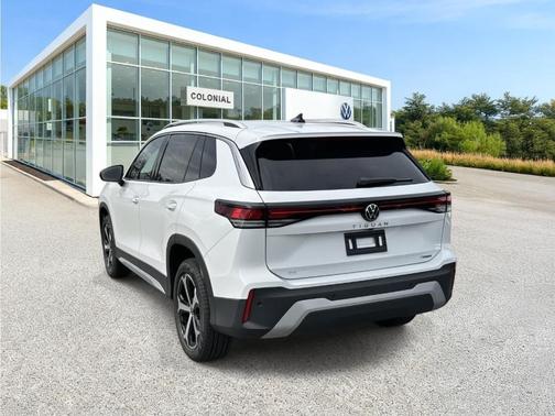 Pure White 2026 Volkswagen Tiguan 2.0T SE