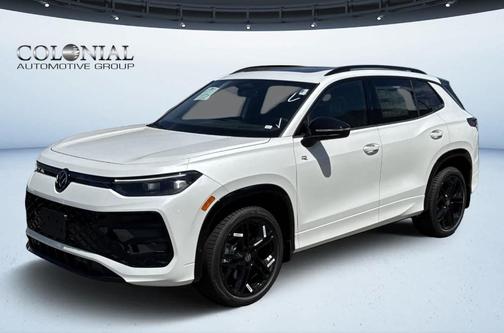 2025 Volkswagen Tiguan 2.0T SE R-Line Black