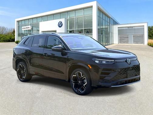 Deep Black Pearl 2026 Volkswagen Tiguan 2.0T SEL