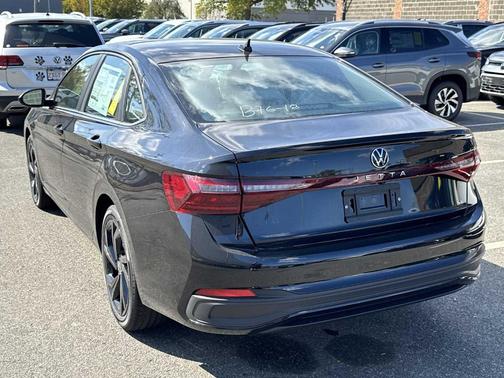 2026 Volkswagen Jetta 1.8T SE