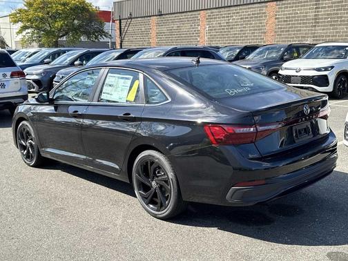 2026 Volkswagen Jetta 1.8T SE