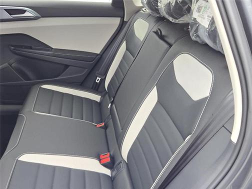 Platinum Gray Metallic 2025 Volkswagen Taos 1.5T SEL