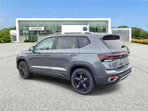 Platinum Gray Metallic 2025 Volkswagen Taos 1.5T SEL