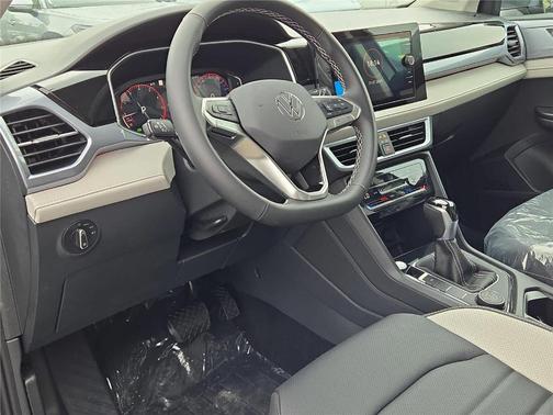 Platinum Gray Metallic 2025 Volkswagen Taos 1.5T SEL