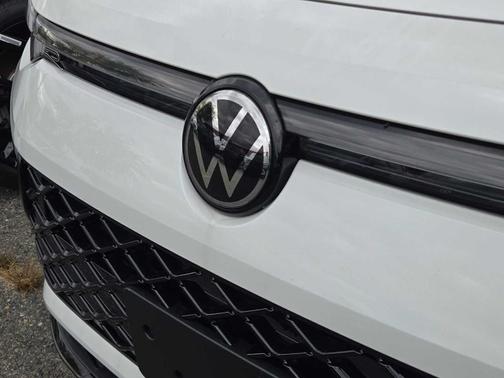 2025 Volkswagen Tiguan 2.0T SE R-Line Black