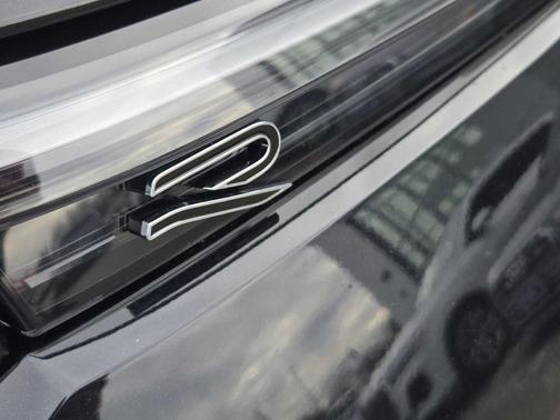 2026 Volkswagen Tiguan 2.0T SEL