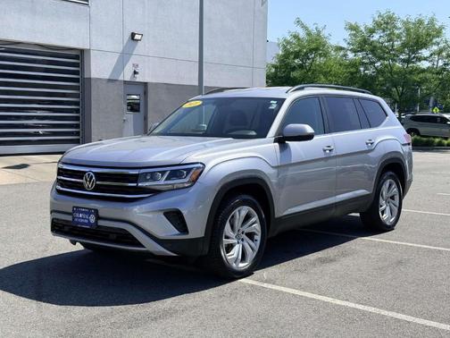 Pyrite Silver Metallic 2021 Volkswagen Atlas 3.6 V6 SE w/ Technology