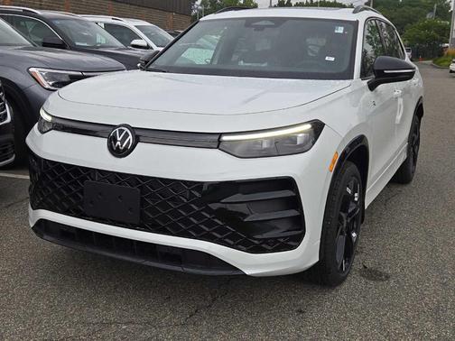 2025 Volkswagen Tiguan 2.0T SE R-Line Black