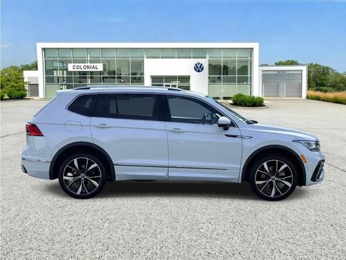 Opal White Pearl Effect 2023 Volkswagen Tiguan 2.0T SEL R-Line