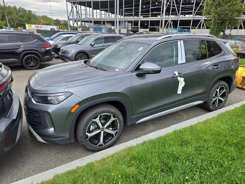 2025 Volkswagen Tiguan 2.0T SE