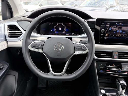 Platinum Gray Metallic 2026 Volkswagen Taos 1.5T SE