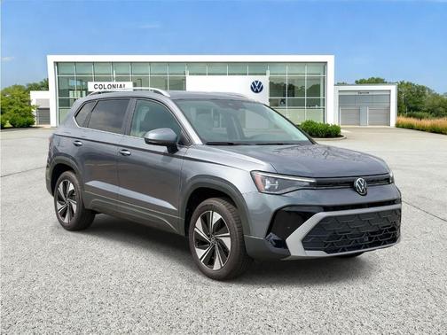 Platinum Gray Metallic 2026 Volkswagen Taos 1.5T SE