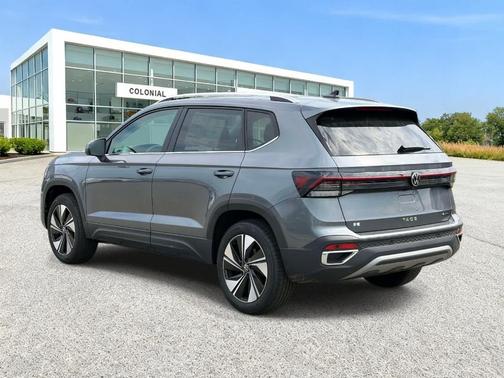 Platinum Gray Metallic 2026 Volkswagen Taos 1.5T SE