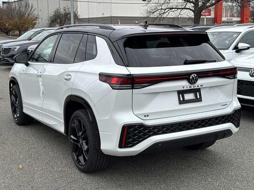 2026 Volkswagen Tiguan 2.0T SE