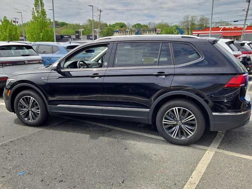2024 Volkswagen Tiguan 2.0T Wolfsburg Edition