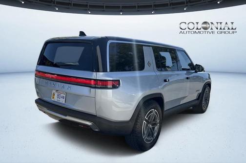2025 Rivian R1S Adventure