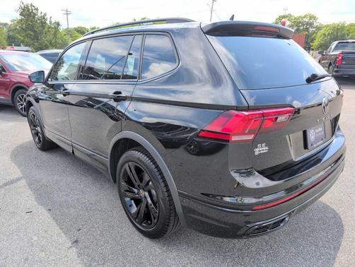 2024 Volkswagen Tiguan 2.0T SE R-Line Black
