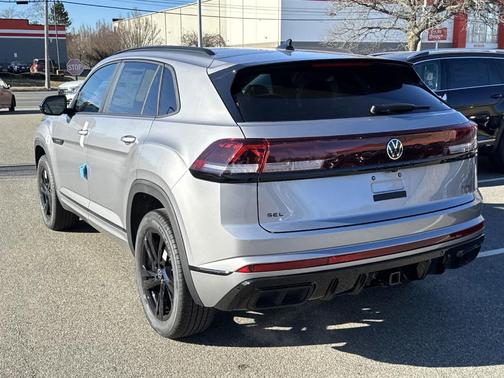 2025 Volkswagen Atlas Cross Sport 2.0T SEL R-Line Black