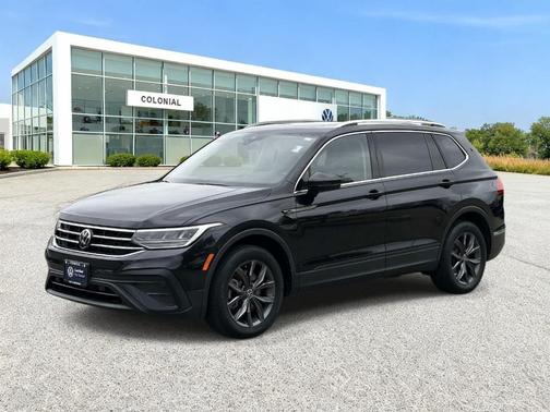 Deep Black Pearl Effect 2022 Volkswagen Tiguan 2.0T SE