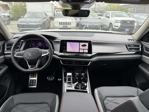 Opal White Pearl 2026 Volkswagen Atlas 2.0T Peak Edition