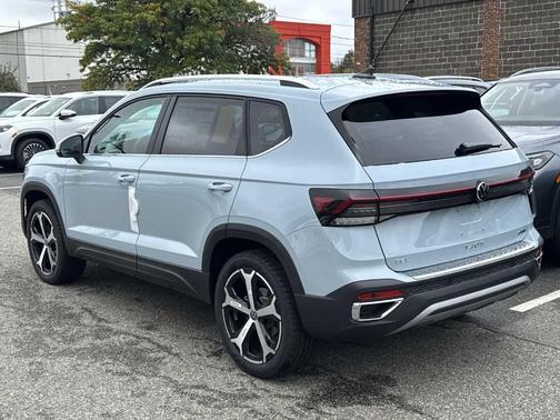 2025 Volkswagen Taos 1.5T SEL