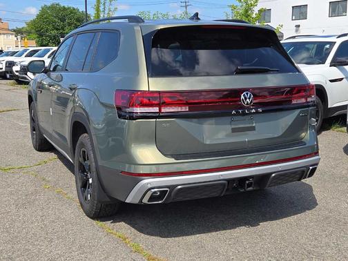 2025 Volkswagen Atlas 2.0T Peak Edition