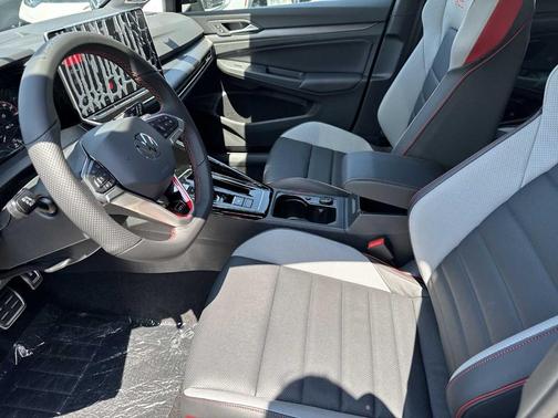 2025 Volkswagen Golf GTI 2.0T SE