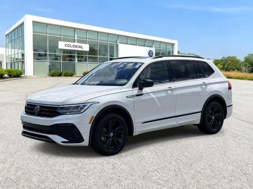Opal White Pearl Effect 2024 Volkswagen Tiguan 2.0T SE R-Line Black