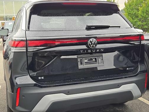 2025 Volkswagen Tiguan 2.0T SE