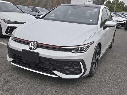 2025 Volkswagen Golf GTI 2.0T SE