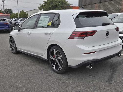 2025 Volkswagen Golf GTI 2.0T SE