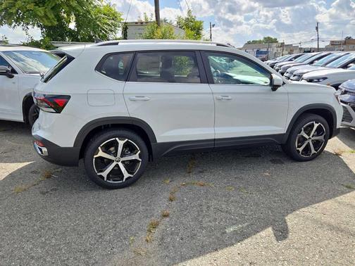 2025 Volkswagen Taos 1.5T SEL
