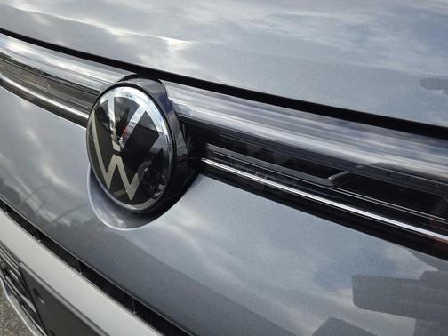 2025 Volkswagen Taos 1.5T SEL
