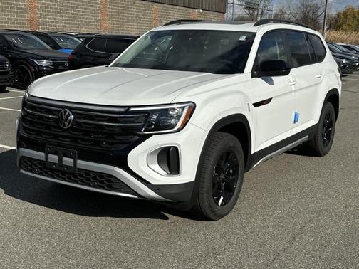2025 Volkswagen Atlas 2.0T Peak Edition