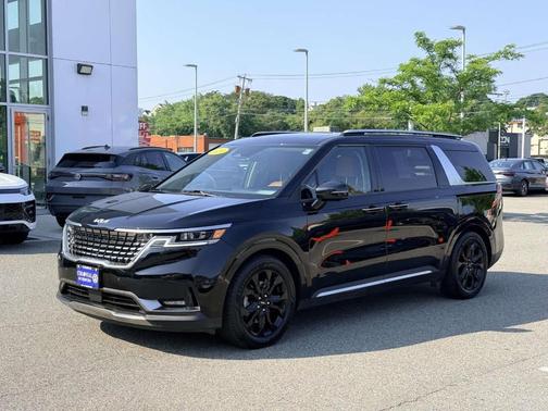 Aurora Black Pearl 2024 Kia Carnival SX Prestige