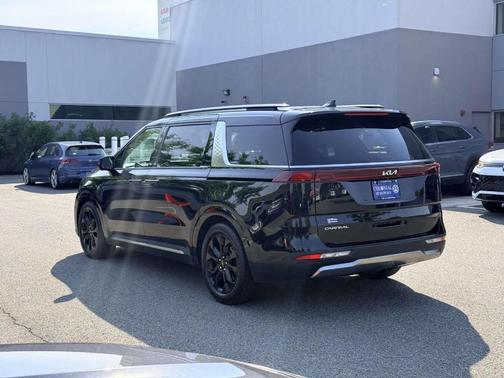 Aurora Black Pearl 2024 Kia Carnival SX Prestige