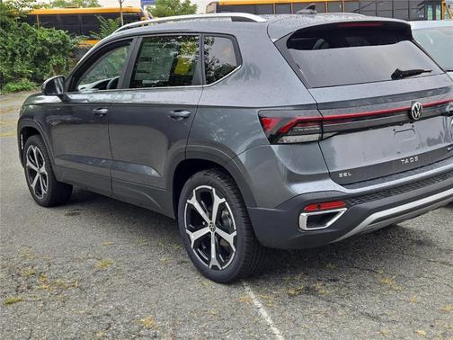 2025 Volkswagen Taos 1.5T SEL