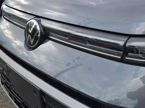 2025 Volkswagen Taos 1.5T SEL