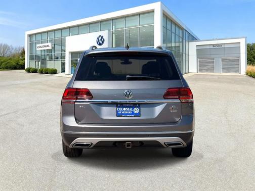 Platinum Gray Metallic 2019 Volkswagen Atlas 3.6L SEL