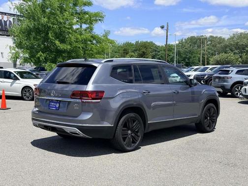 Platinum Gray Metallic 2019 Volkswagen Atlas 3.6L SEL