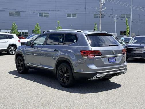 Platinum Gray Metallic 2019 Volkswagen Atlas 3.6L SEL