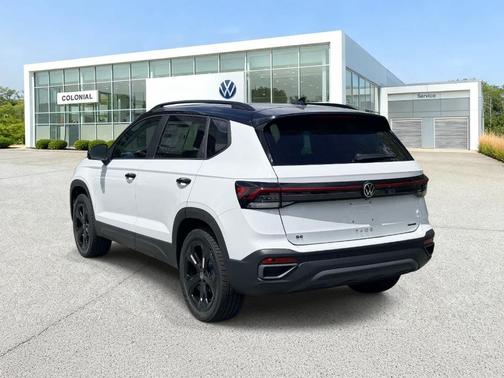 Pure White 2026 Volkswagen Taos 1.5T SE Black