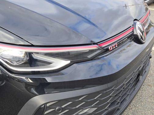 2026 Volkswagen Golf GTI SE