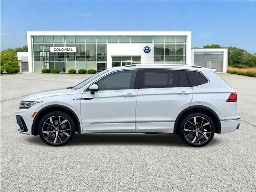 Opal White Pearl Effect 2023 Volkswagen Tiguan 2.0T SEL R-Line
