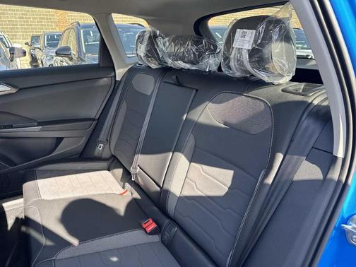 2025 Volkswagen Taos 1.5T SE Black