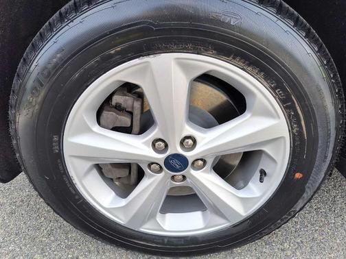 2022 Ford Edge SE